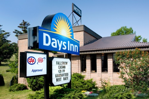 Days Inn Fallsview Hotel 001